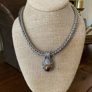 Elegant Silver Necklace with Brown Gemstone